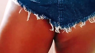 I WANT YOU FUCKING ME AND CUMMING INSIDE MY PUSSY