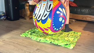 100kgs Bigbootylucy and 90kgs Dragon, Crushed 14 Different and Big Beach Balls Together! Two Cameras with Slow Motion!