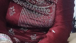 Big boobs Randi bhabhi lund se khel rahi hai