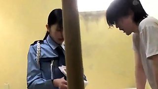 Cfnm brit femdom slut gives handjob