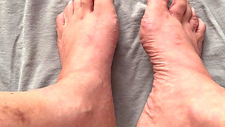Cum on feet