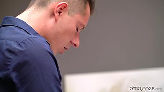 Nick Ross' Uzbek Beauty Romantic Affair