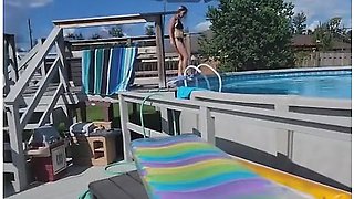 Caught Sexy Milf Masterbating Beautiful Pussy By Pool