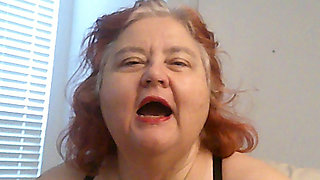 Mini Lipstic Chat Dressed