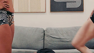 Trespasser Beatdown! Mars Solo & Andi Wild Use Ballbusting, Scissorholds, Belly Punching and Face Sitting to Defend Themselves