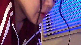 Late Night Blowjob Lessons From an Inexperienced Stepsister