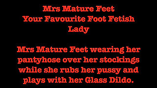 Mrs Mature Feet Layered in Nylon and Playing 466