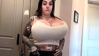 Big boob babe masturbating