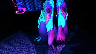 Neon Raver Lays a Clutch of Eggs in Uv Then Pushes Them All Out and Pisses: Ovipositor and Egg Play Seduction