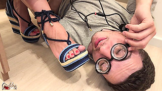 Nerd Computer Technician Worships Kiffa’s Feet Under the Table
