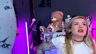 Vulva rubbing close up with blonde handling monster dildo