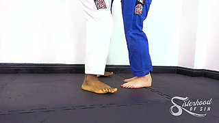 Sos0389 Wild Women - Gym Rivals - Ivy Satinee Vs Ivy Rain