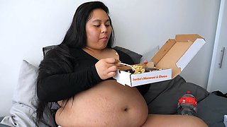 Australian BBW with big boobs gives blowjob