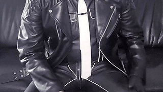 Full leathers and bootlicking!