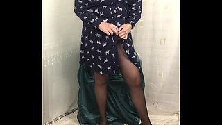 Mrs Mature Feet Wearing Big Granny Pants