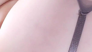 The Tight White Tiger Hole Was Filled with Semen and Flowed Out