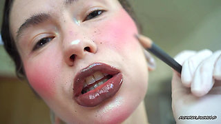 Gentle Giantess Nurse: Pouty Lips and a Blowjob Custom