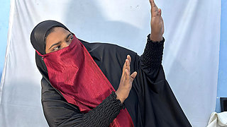 Desi Hijab Big Milk Sales Girl Leashed