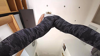 Beth Bennett - Facesitting Panty Stuffing