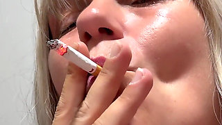 Queen of the Marlboro 100s Gives a Smoking Blowjob and Dirty Talk in German