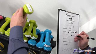 Nerd inspector is shocked by fitness cougar - sport guest rooms