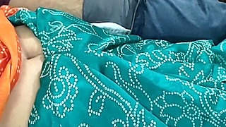 Step Sister and I Were Relaxing on the Bed When He Was Shocked to Think That I Suddenly Wanted to Have Sex with Him.