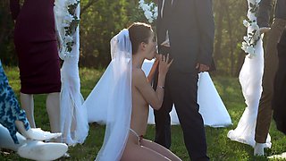 Gorgeous bride Lic Ocean gets properly fucked outdoors