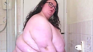 SSBBW Bathroom Cream Belly Body