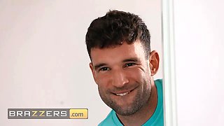 Brazzers - Alex Legend fails his celibacy test when bombshell Gigi Dior brings the warmth