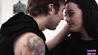 19yo sinful whore humped in missionary in hairy slit