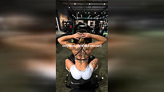 Tiktoker Girl Is Fucked By Her Fan On A Insta Livestream