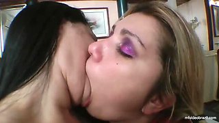 Amateur Latina Kissing Fetish - Deep Tongue Domination