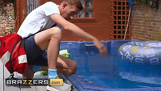 Brazzers - dark-haired caramella del x offers the mailman danny to fix her hot tub & let him nail her butt