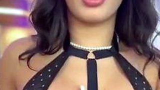 Amateur Webcam Teen Masturbates And Teases