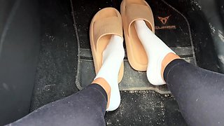 Flexible foot fetish masturbating with feet and hands