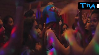 Shakti Maal G/g, Tits Vignette in Jezabel