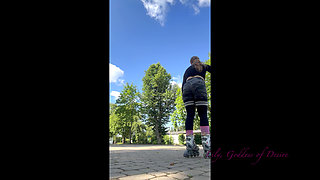 Girl Rollerblading Shows Tits to Passers-by