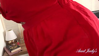 Seducing Auntie Star POV Handjob & Blowjob