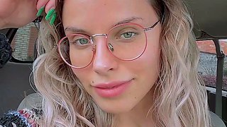 Amateur Webcam Cute Teen Plays Solo with Big Dildo