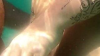 Kinky Couple - Curvy Big Ass Sardinia Beach