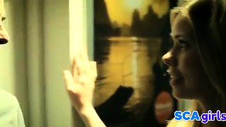 Birgitte Hjort Srensen Naken inn Julie