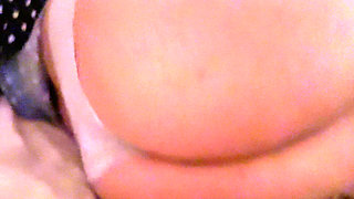 Ass relax on the bad