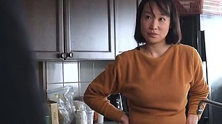 Japanese mommy getting her juicy asian pussy fingered