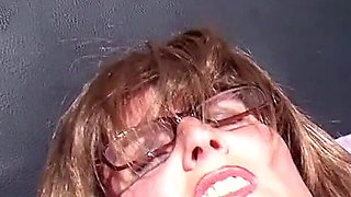 Solo casting and she is there - Mature woman with glasses likes to show her pussy