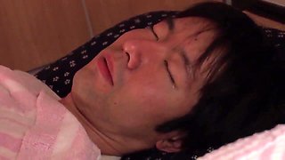 Amateur Milf Has Her First Threesome