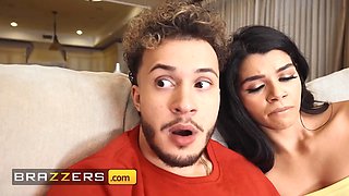 Seductive Sarah Arabic tempts her roomies' boyfriend into a steamy nail sesh right behind her back - brazzers
