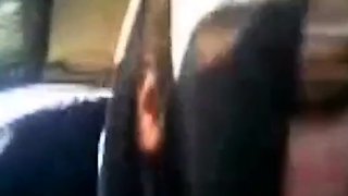 Hijab-Knigin lutscht Schweizer-Trken-Hahn