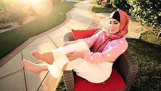 Outdoor JOI Foot Tease With Latina Hottie Sophia Leone