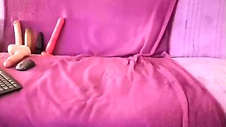 Brunette Tranny jerking in hard dick in solo Webcam