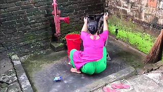I suddenly see my step aunty cleaning clothes I went behind her and started fucking her ass